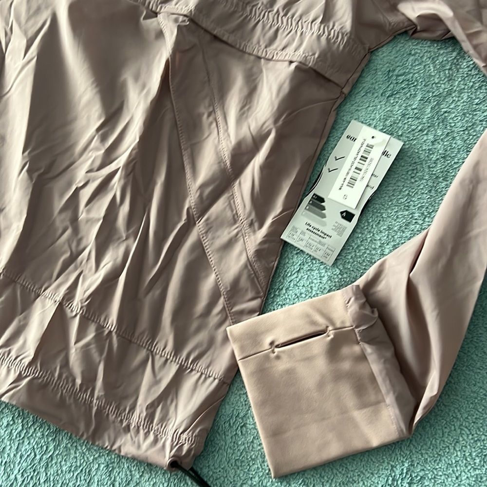 Windbreaker - Picture 4 of 13